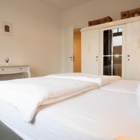 Jaybnb - Apartment Direkt Am Hafen Mit Terrasse Und Uhd Tv Dortmund Bagian luar foto